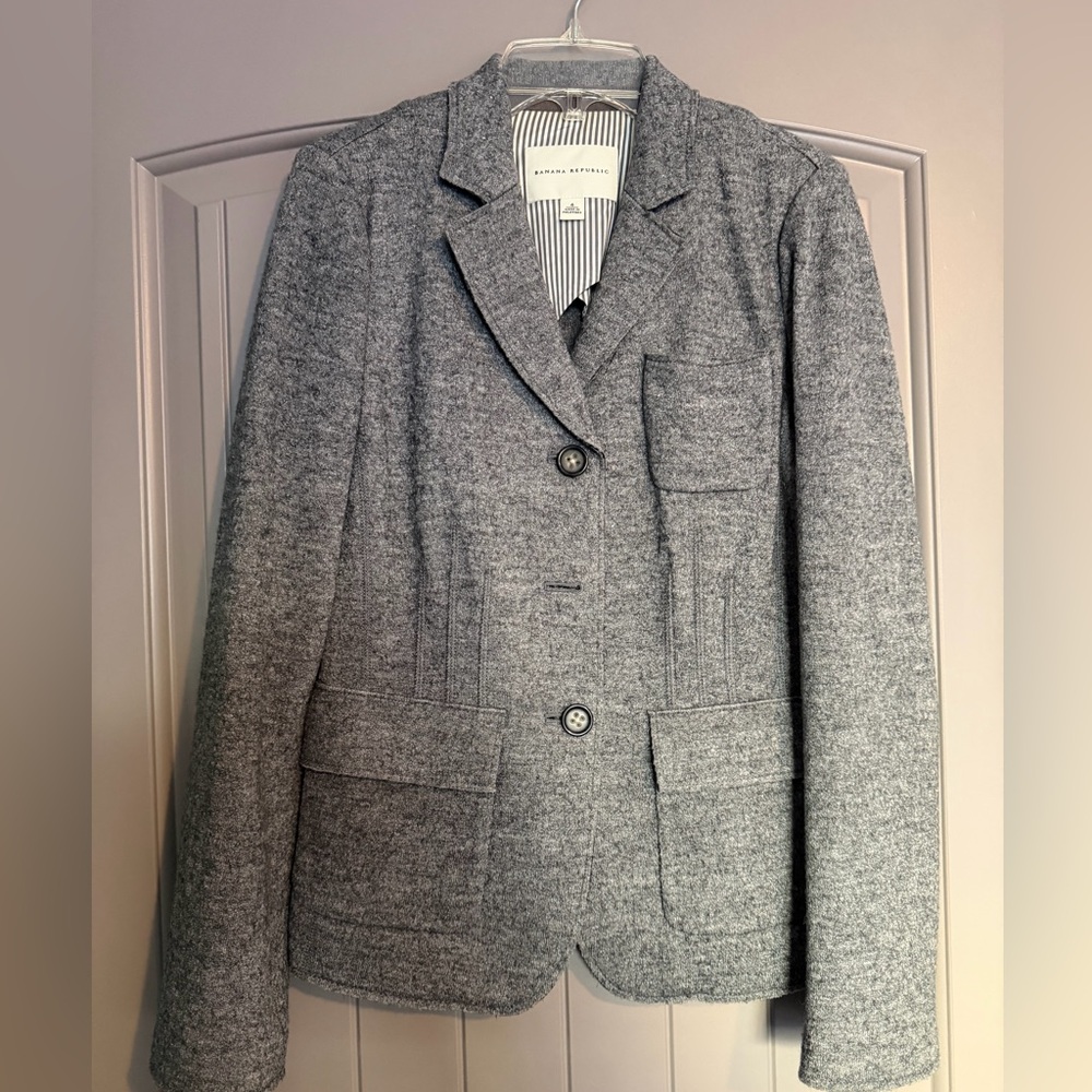Banana Republic part wool gray blazer. Size 4.